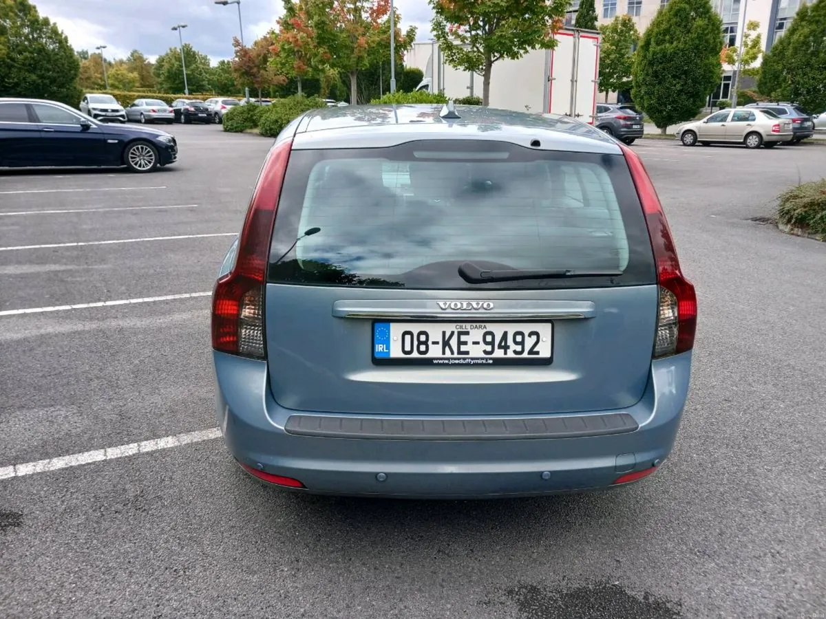 Volvo V50 2.0Tdi Diesel Estate 6Sp Manual - Image 6