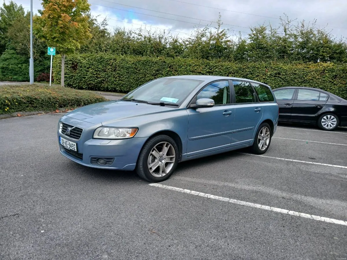 Volvo V50 2.0Tdi Diesel Estate 6Sp Manual - Image 2