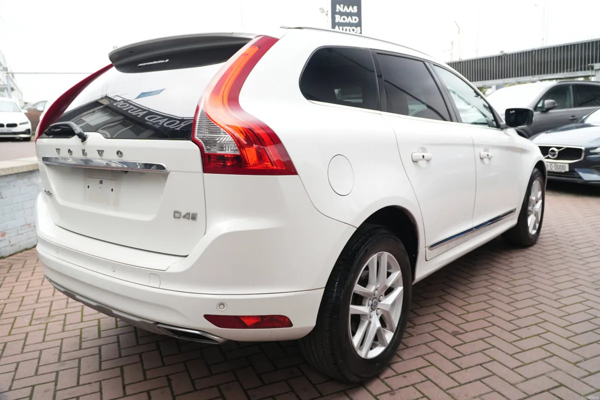2017 VOLVO XC60 D4 - Image 4