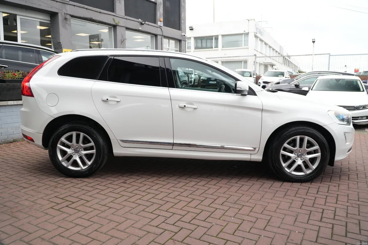2017 VOLVO XC60 D4 - Image 3