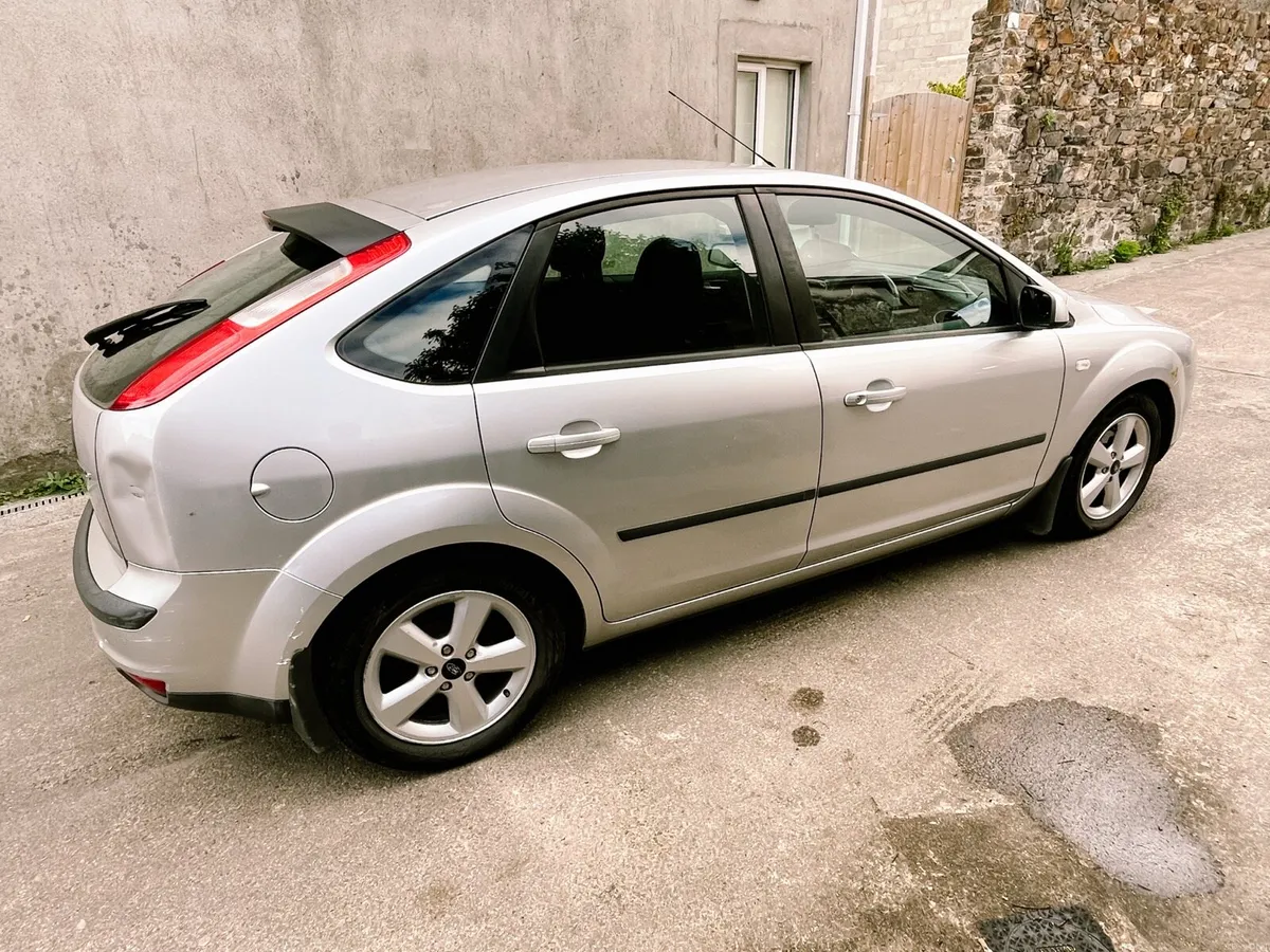 Ford Focus Zetec 1.4P - Image 5