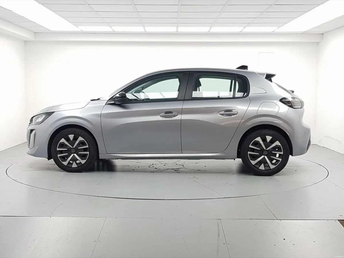 Peugeot 208 Petrol Turbo 100bhp Style - Image 5