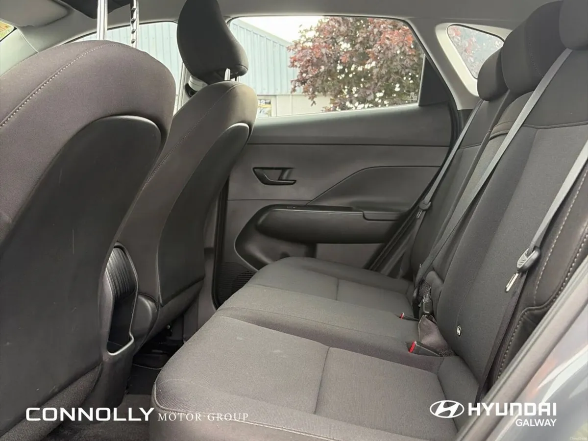 Hyundai KONA 1.6 HYBRID Signature Auto - Image 6