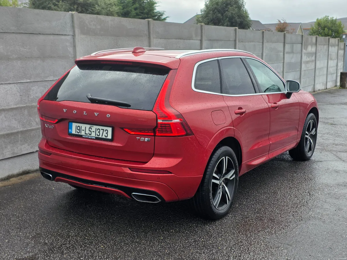 Volvo XC60 T8 (400hp) PHEV R-Design Automatic - Image 4