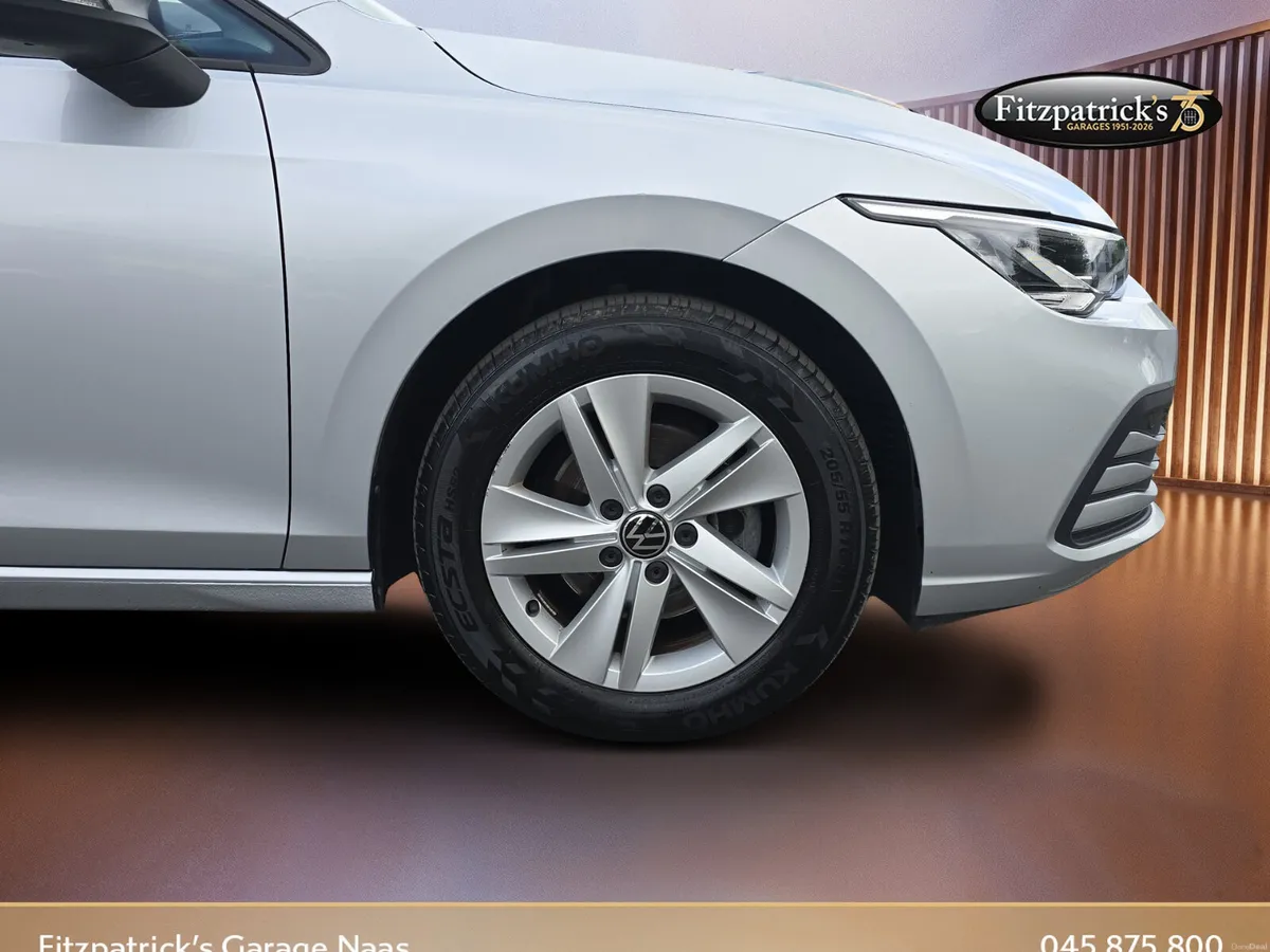 Volkswagen Golf 2023 - Image 6
