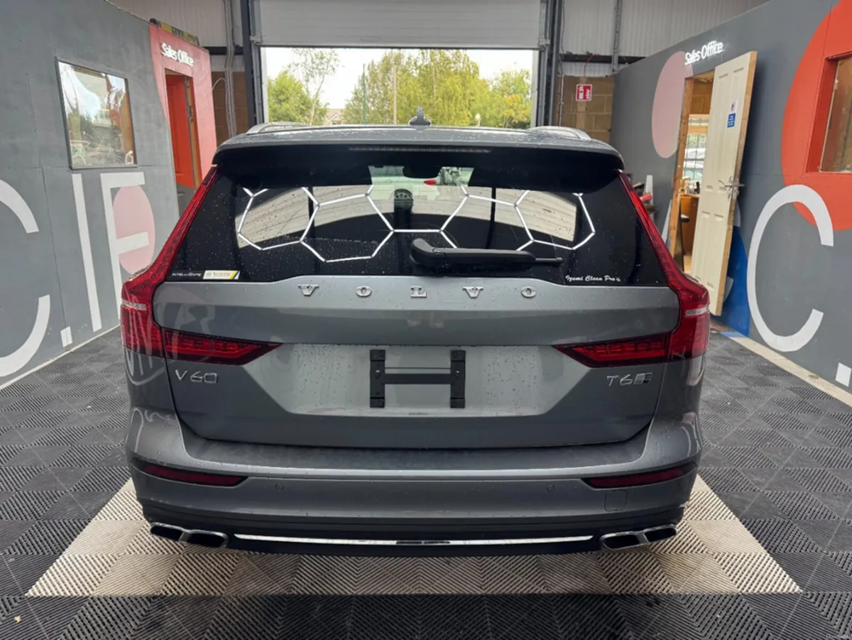 Volvo V60 2020 VOLVO V60 4WD RECHARGE PLUG-IN HYBR - Image 4