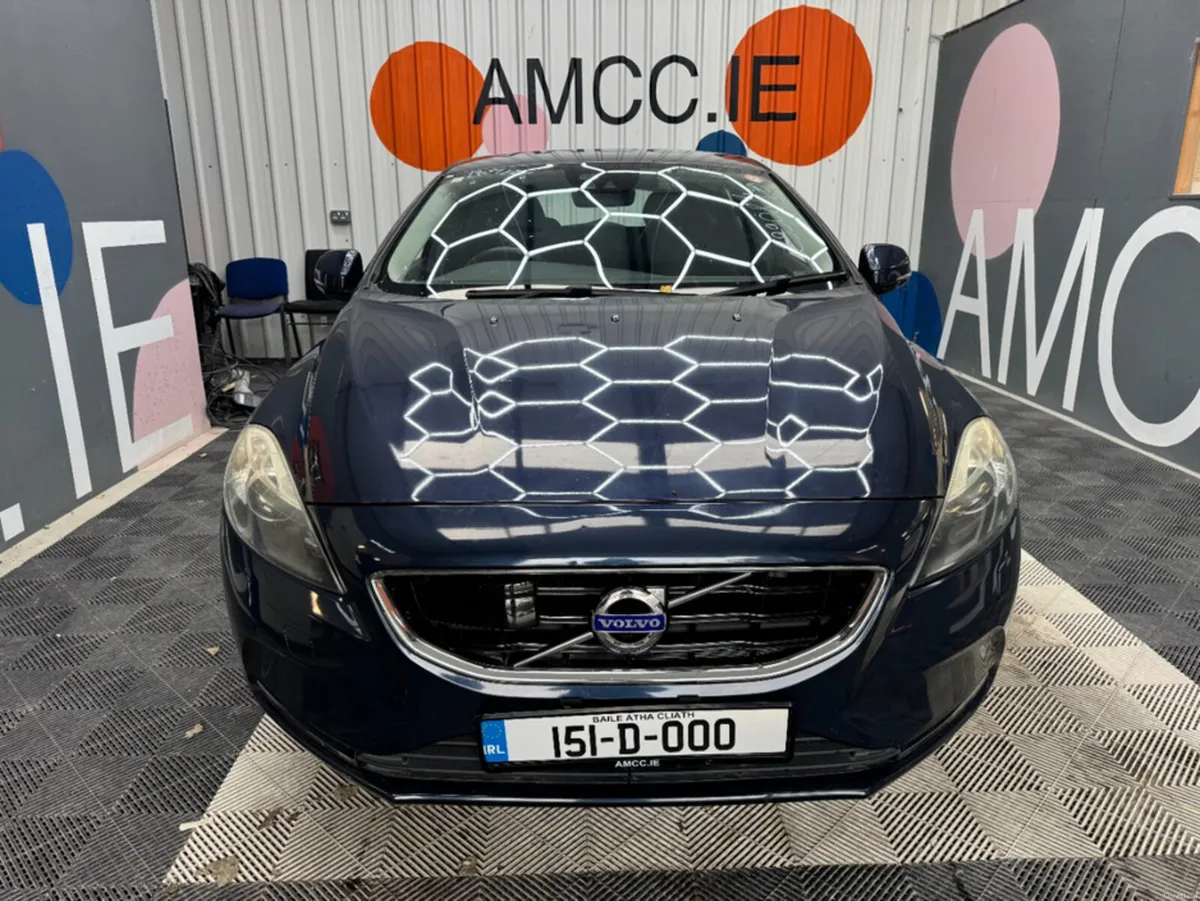 Volvo V40 2015 VOLVO V40 T4 AUTOMATIC 1.6/ AUTOMAT - Image 2