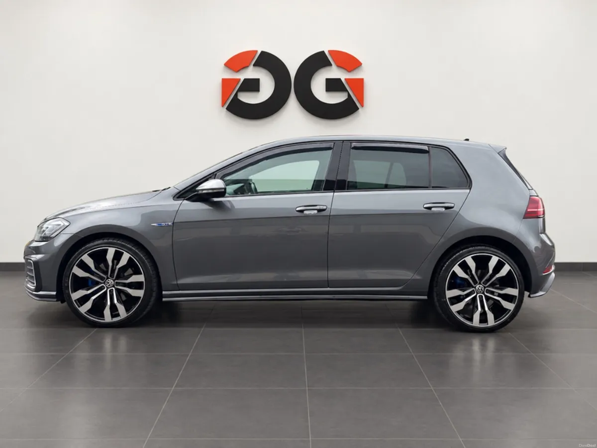 Volkswagen Golf GTE ADVANCE S-A DSG *NEW NCT* - Image 4