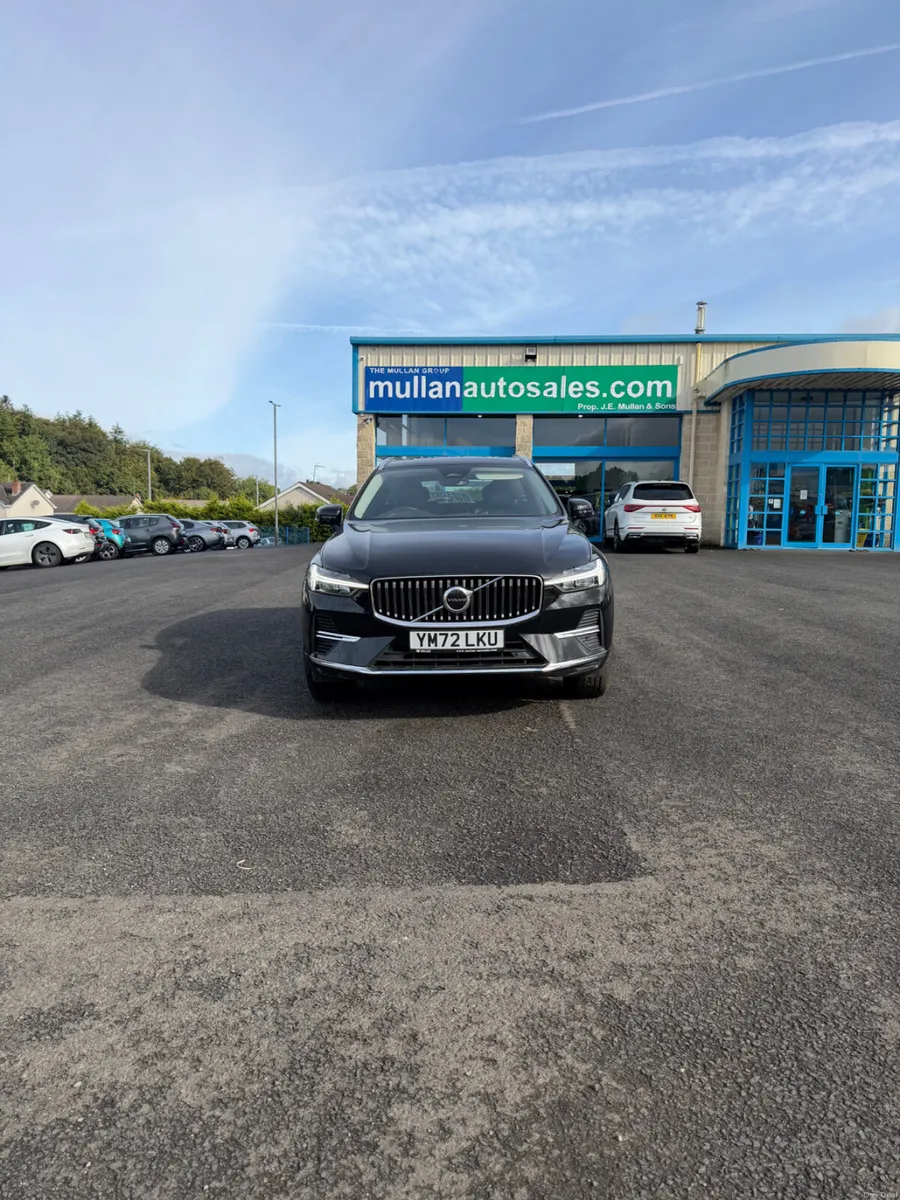 Volvo XC60 2023 - Image 2