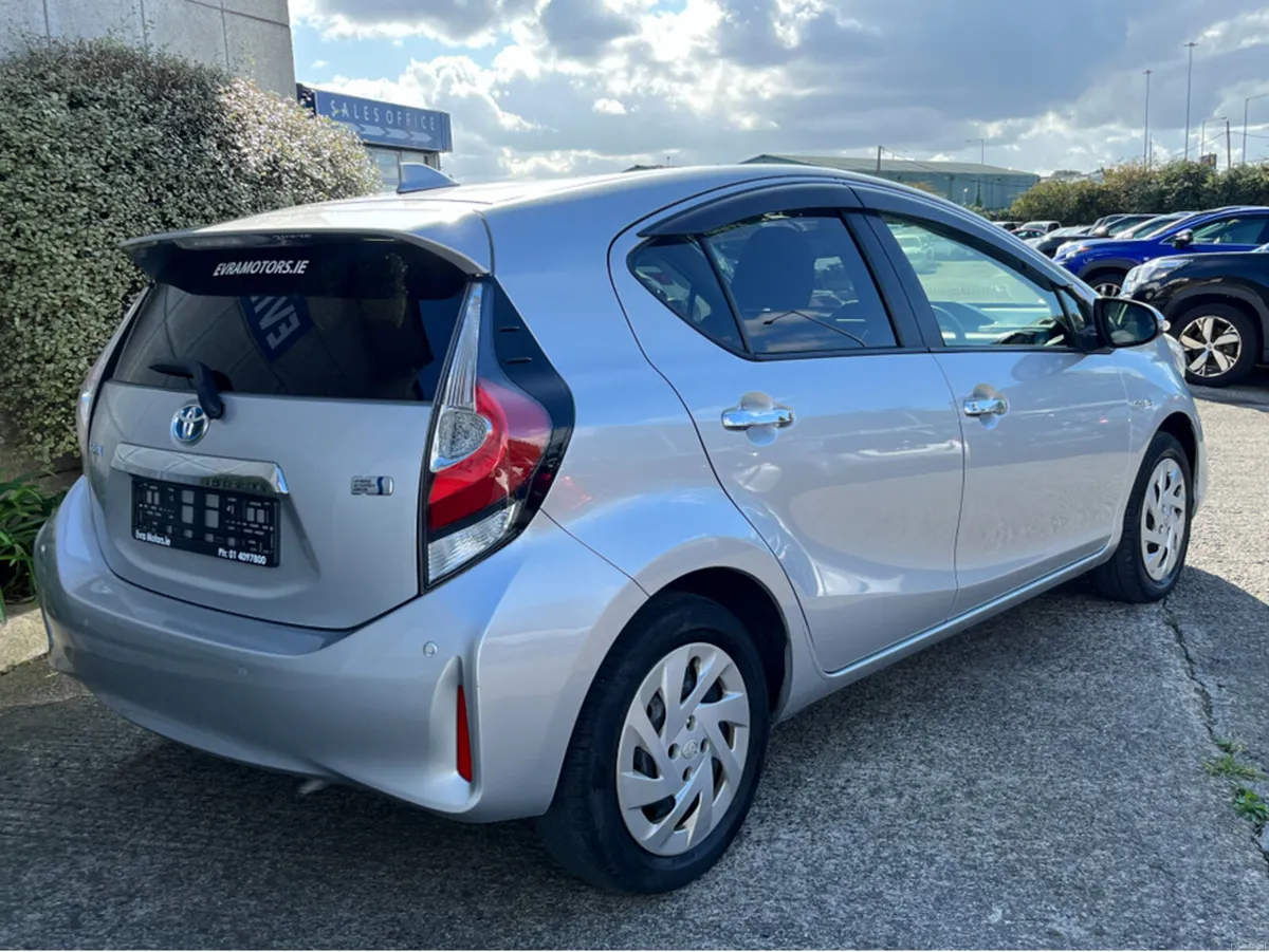 Toyota Aqua S STYLE AUTOMATIC HYBRID 1.5 PETROL // - Image 4