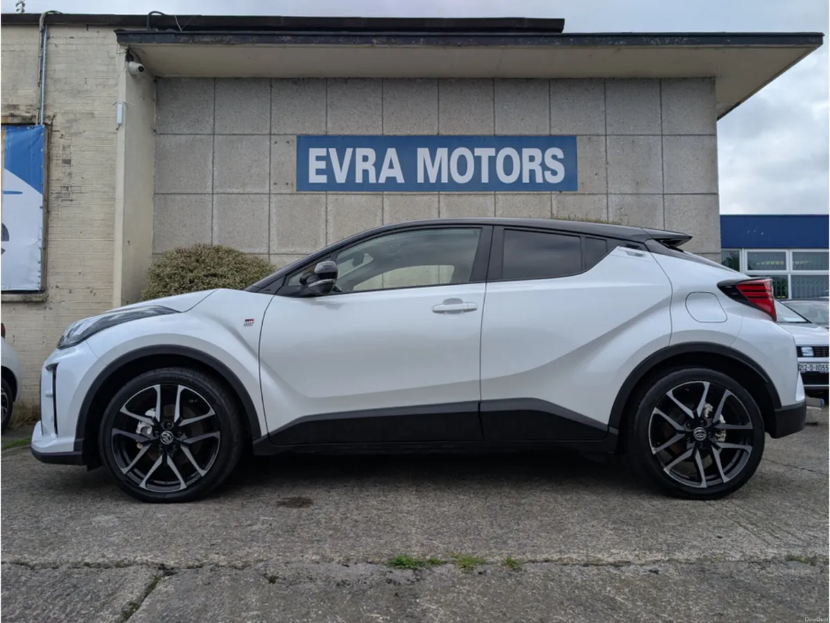 Toyota C-HR GR SPORT AUTOMATIC HYBRID 1.8 PETROL / - Image 5