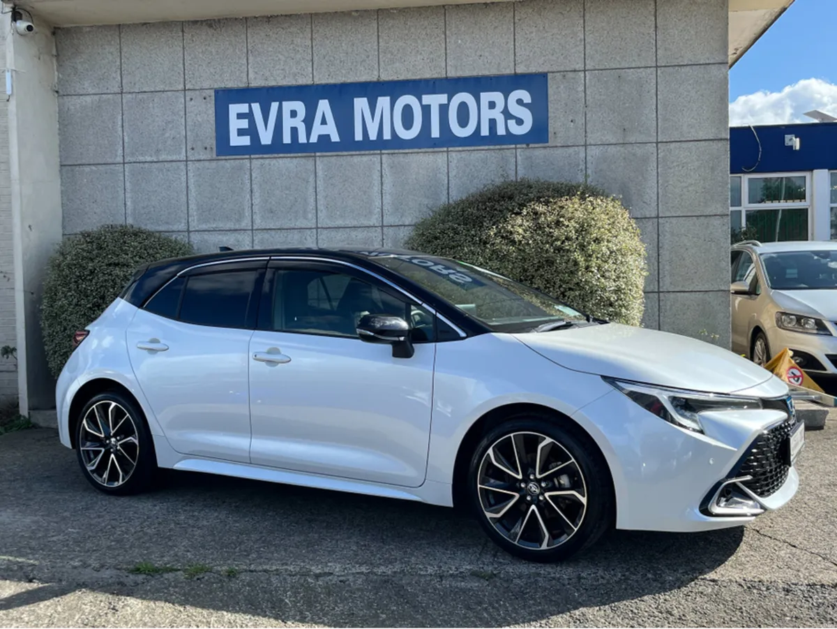 Toyota Corolla SPORT AUTOMATIC HYBRID 1.8 PETROL / - Image 3