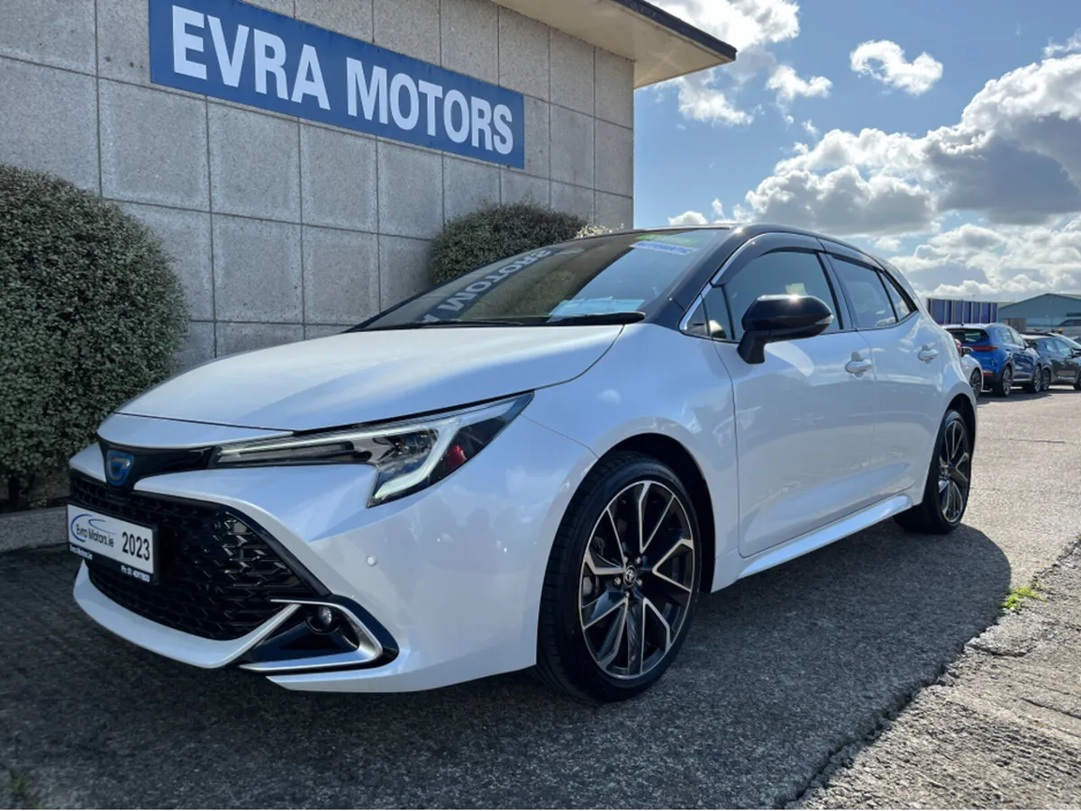 Toyota Corolla SPORT AUTOMATIC HYBRID 1.8 PETROL / - Image 5