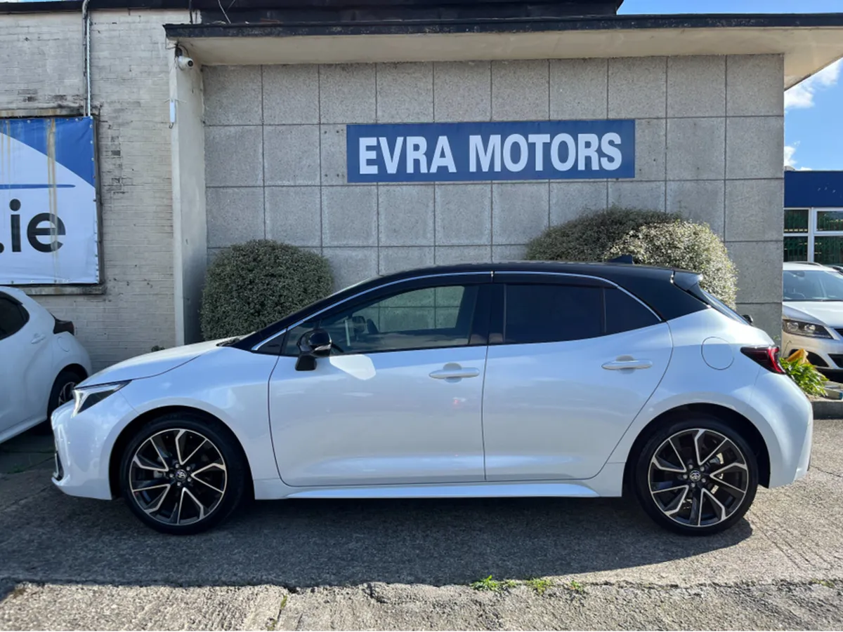 Toyota Corolla SPORT AUTOMATIC HYBRID 1.8 PETROL / - Image 6