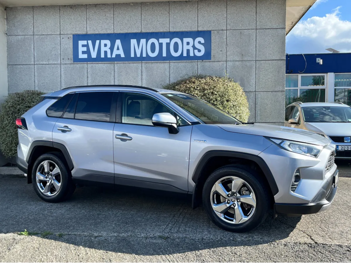 Toyota RAV4 SOL HYBRID AUTOMATIC 2.5 PETROL //HIGH - Image 3