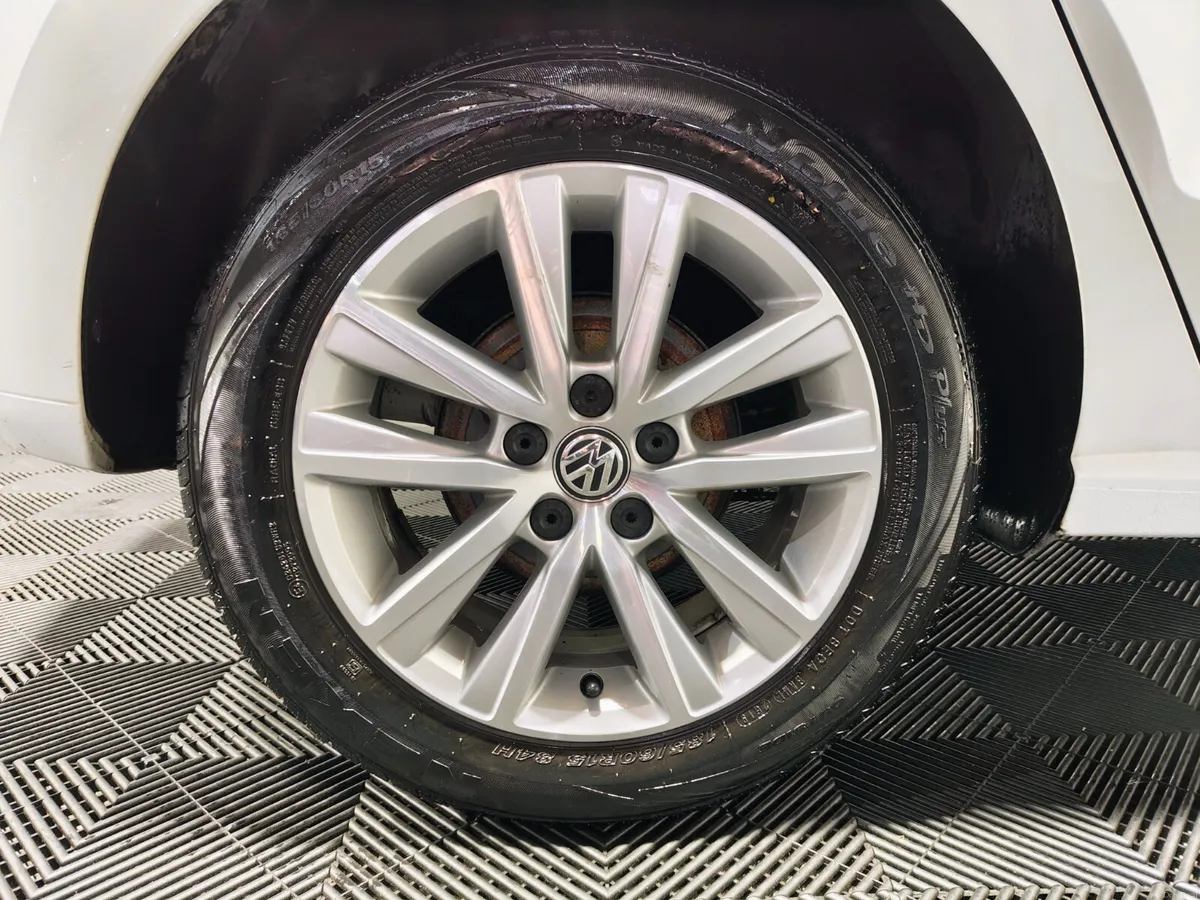 Volkswagen Polo 2017 1.0 TREND LINE SPEC EXTRAS - Image 3