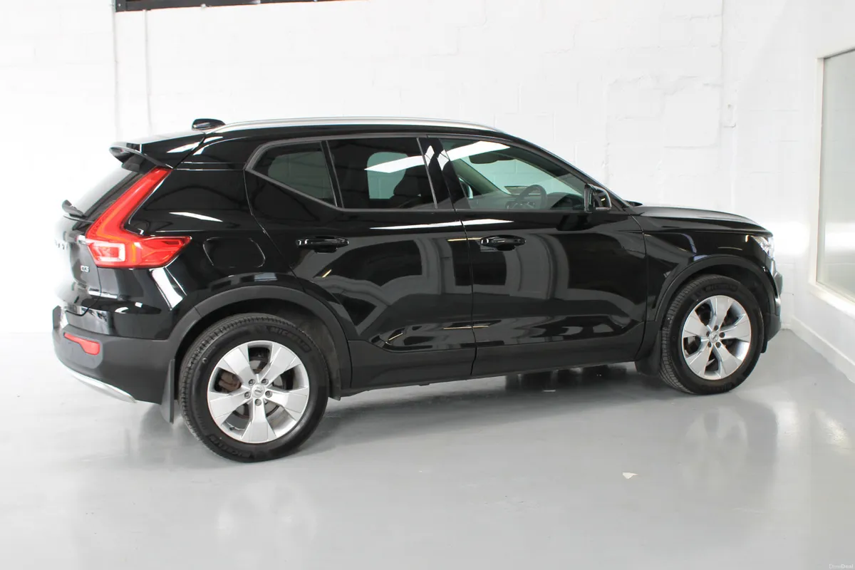 Volvo XC40 2020 Momentum Pro Automatic - Image 5