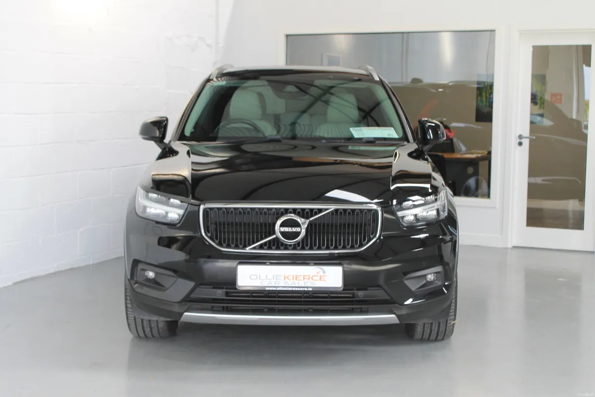 Volvo XC40 2020 Momentum Pro Automatic - Image 2
