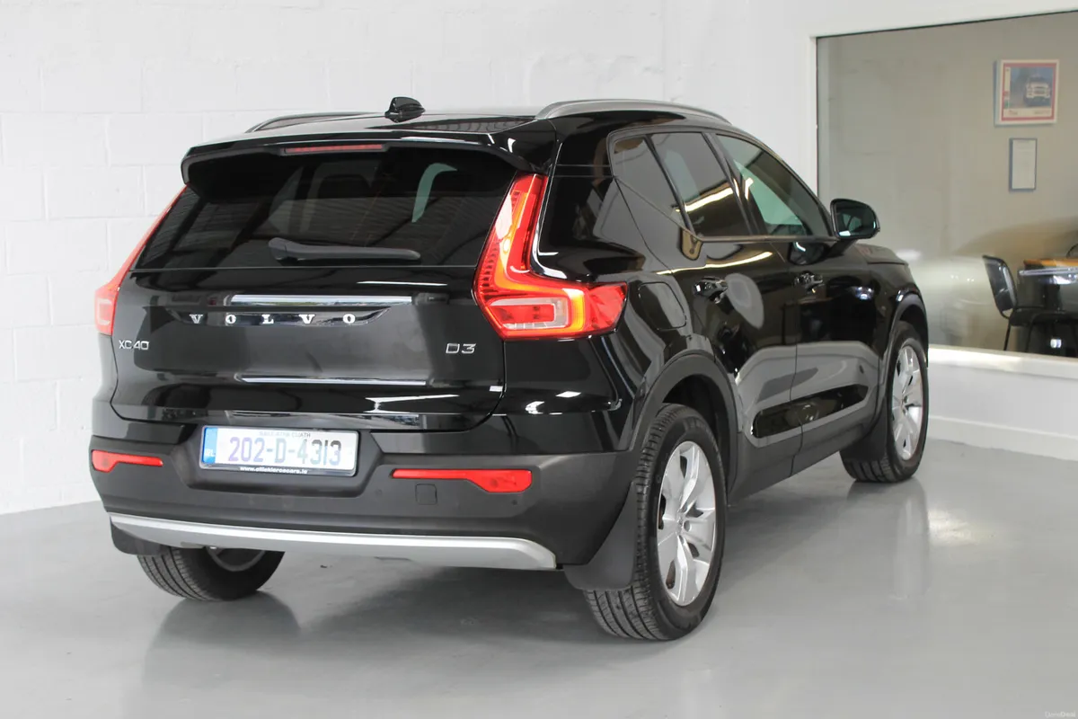 Volvo XC40 2020 Momentum Pro Automatic - Image 6