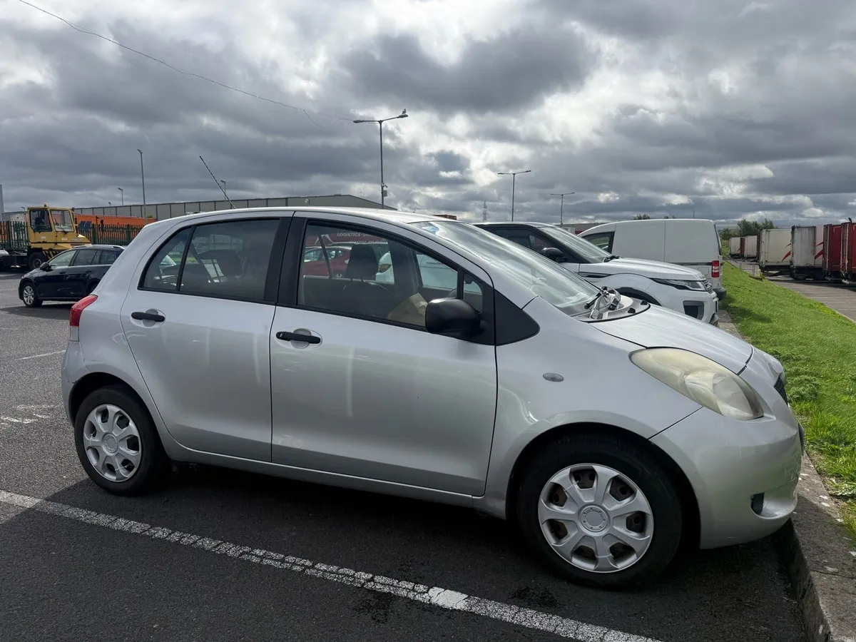 Toyota Yaris T2 2009 - Image 3