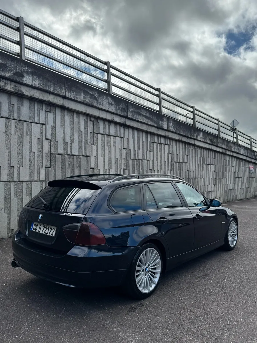 BMW e91 320d estate - Image 2