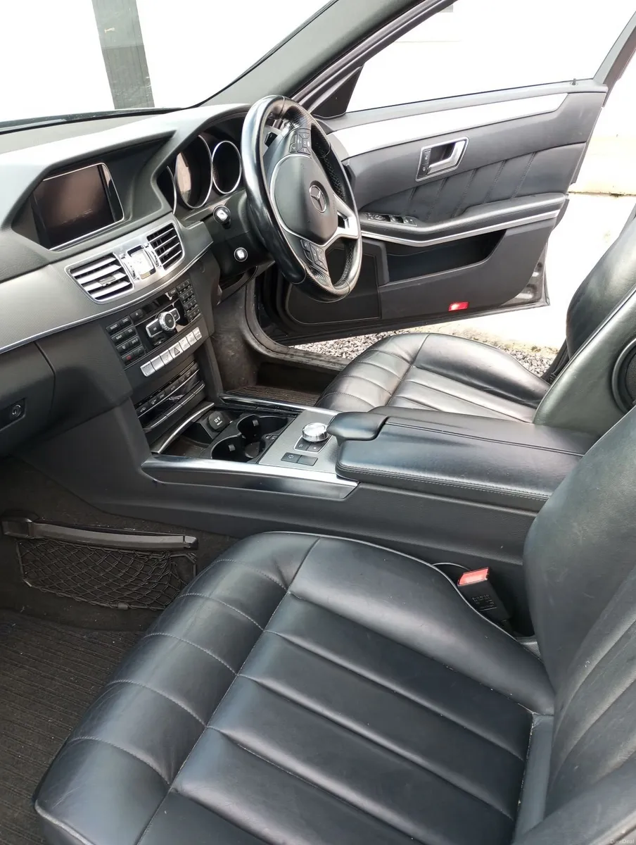 Mercedes-Benz E-Class 2013 - Image 4