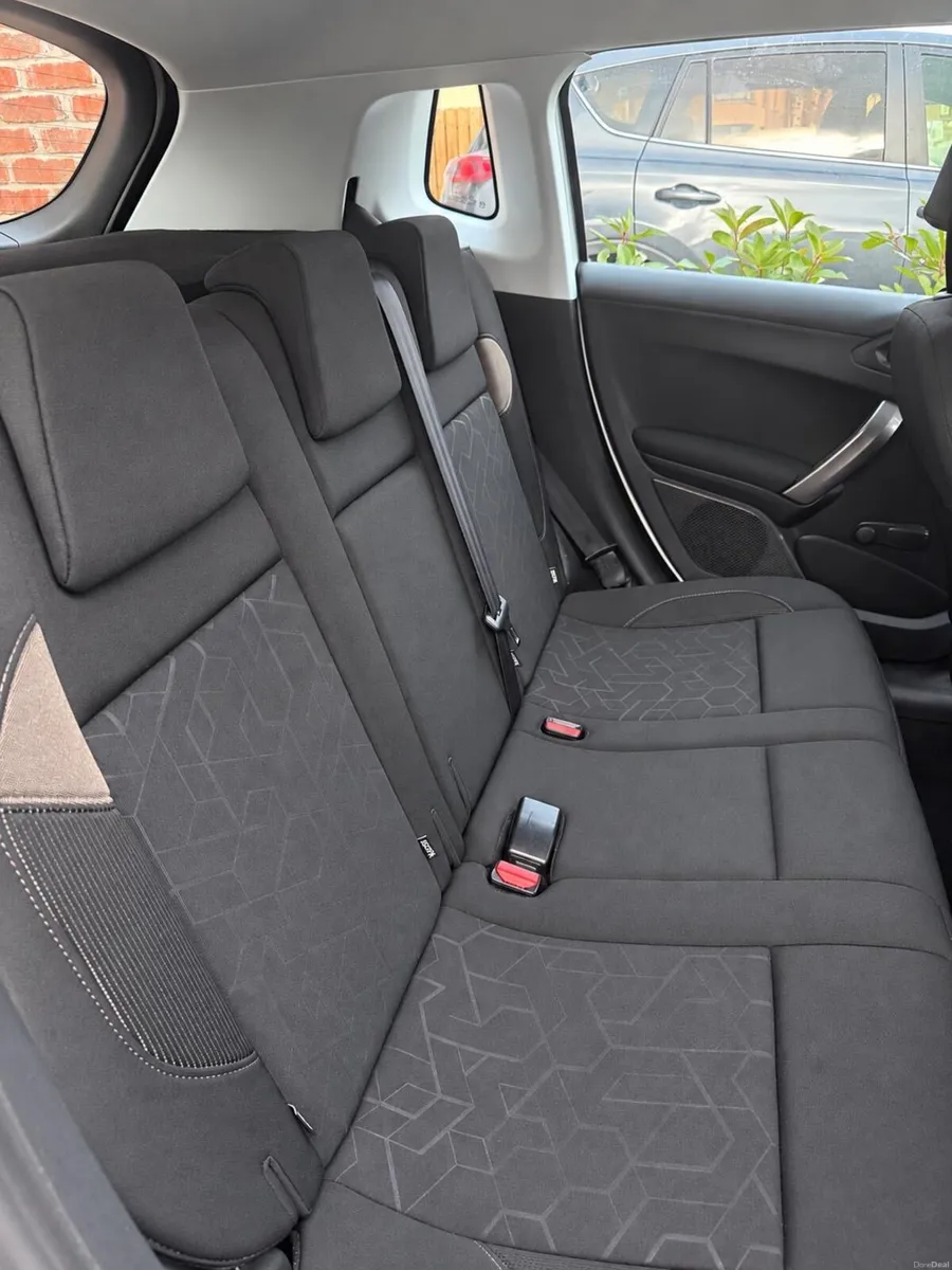 Car - Image 2