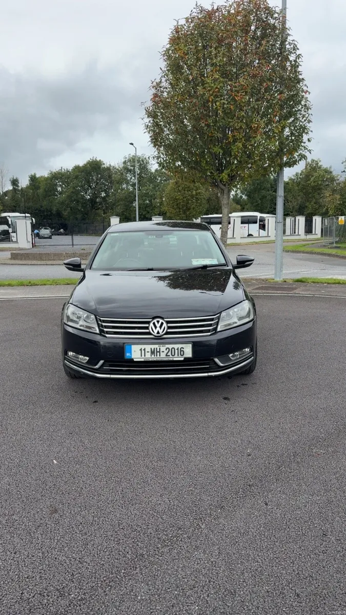 2011 Volkswagen Passat(High-Line) - Image 5
