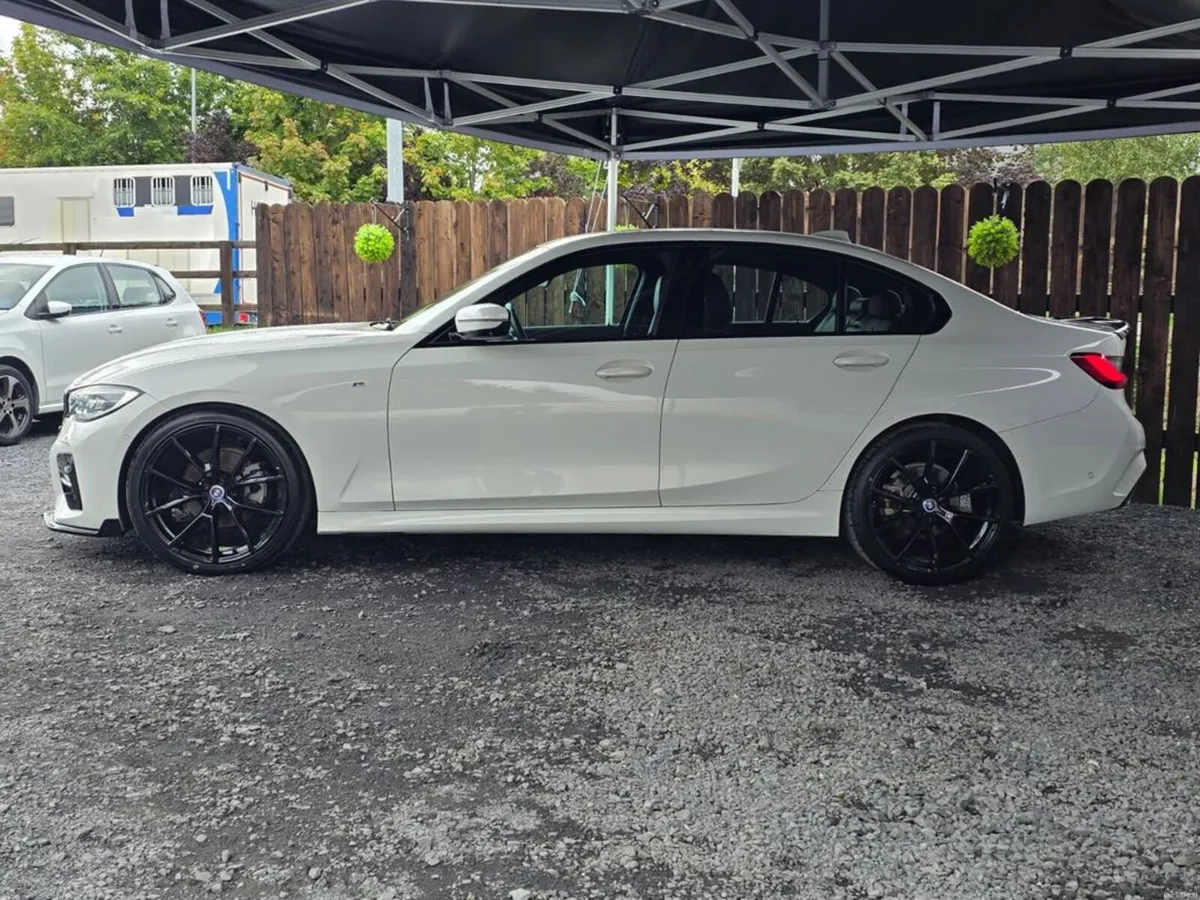 BMW 3-Series 320D MSPORT - XDRIVE - ONLY 38KMS!! - Image 4
