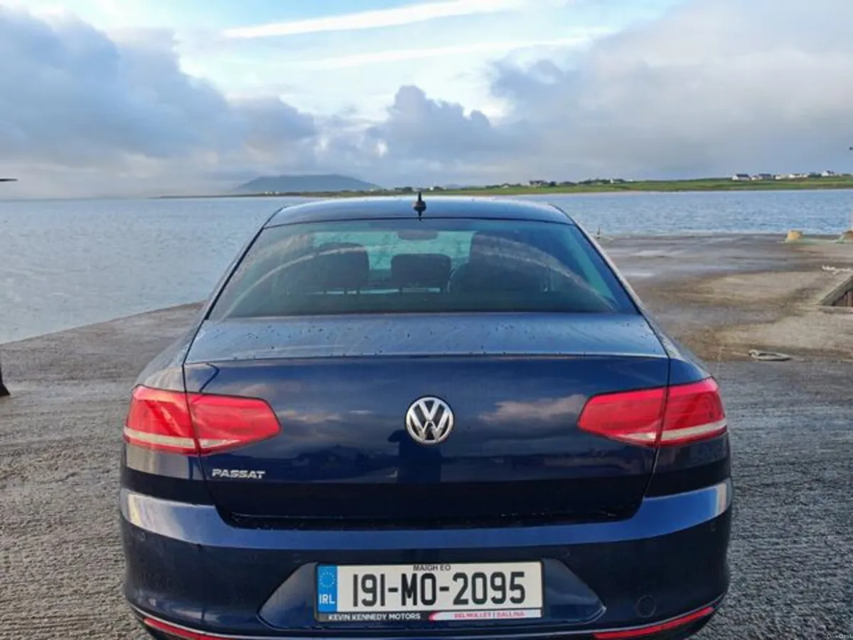 Volkswagen Passat 2.0 TDI SE Business 4DR - Image 6