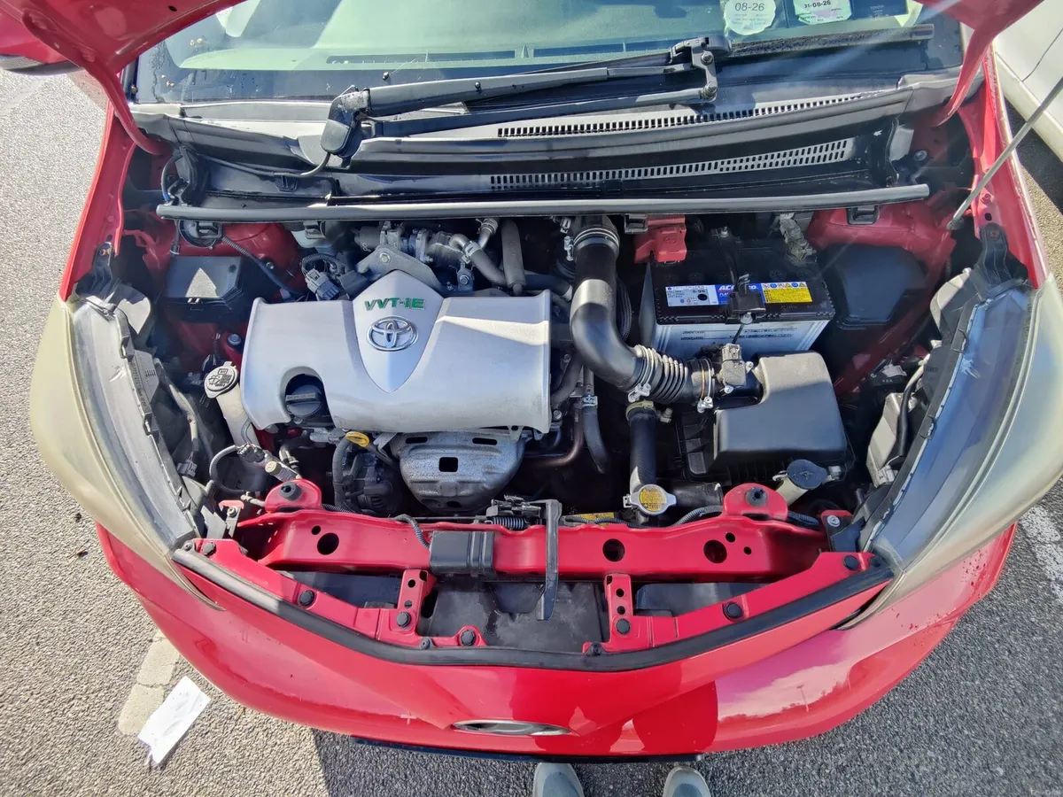 Toyota vitz - Image 6