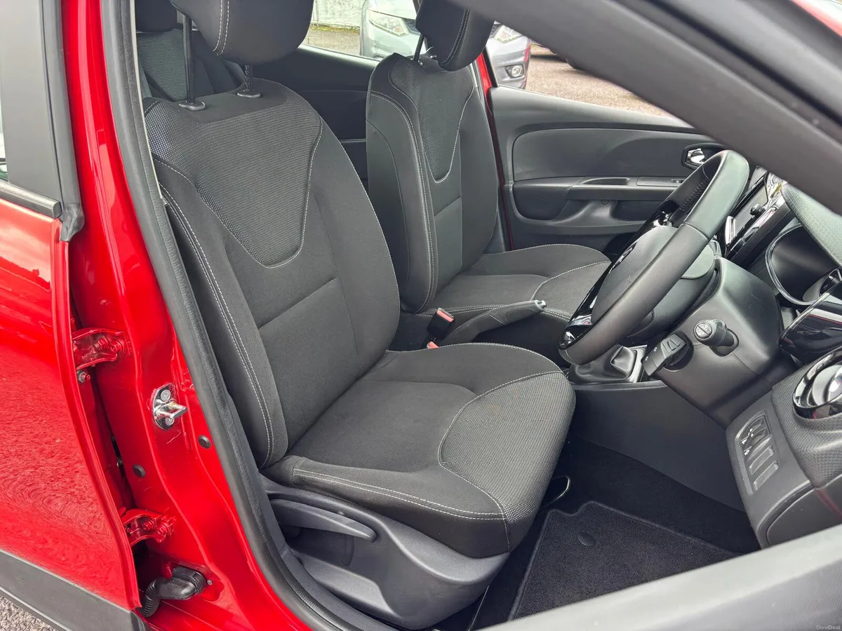 Renault Clio 2015  PETROL    IDEAL  STARTER CAR - Image 3