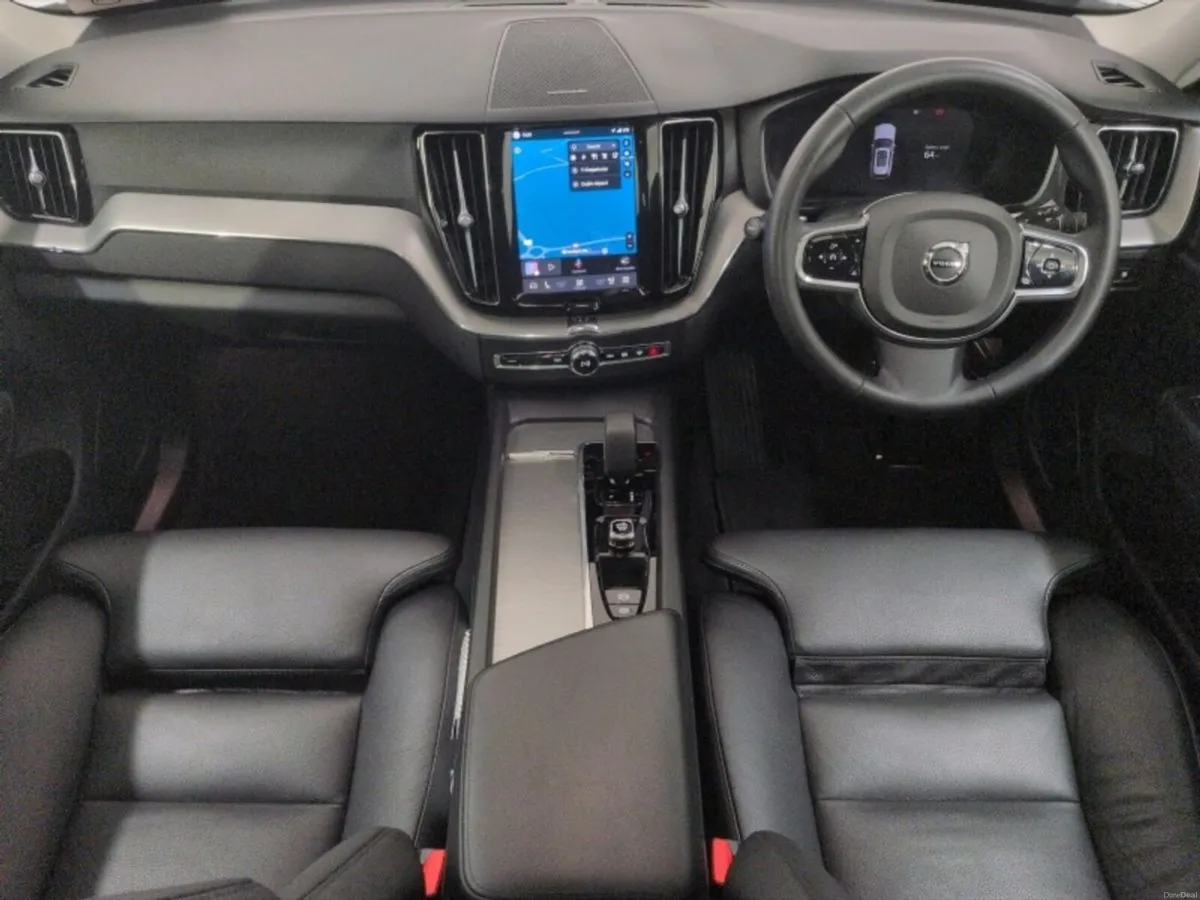 Volvo XC60 T6 Recharge PHEV 350hp AT8 Plus Dark - Image 4