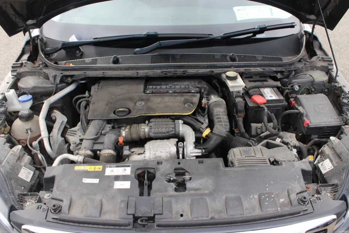 Peugeot 308 1.6 HDi 100bhp Allure - TENDER 36 - Image 4
