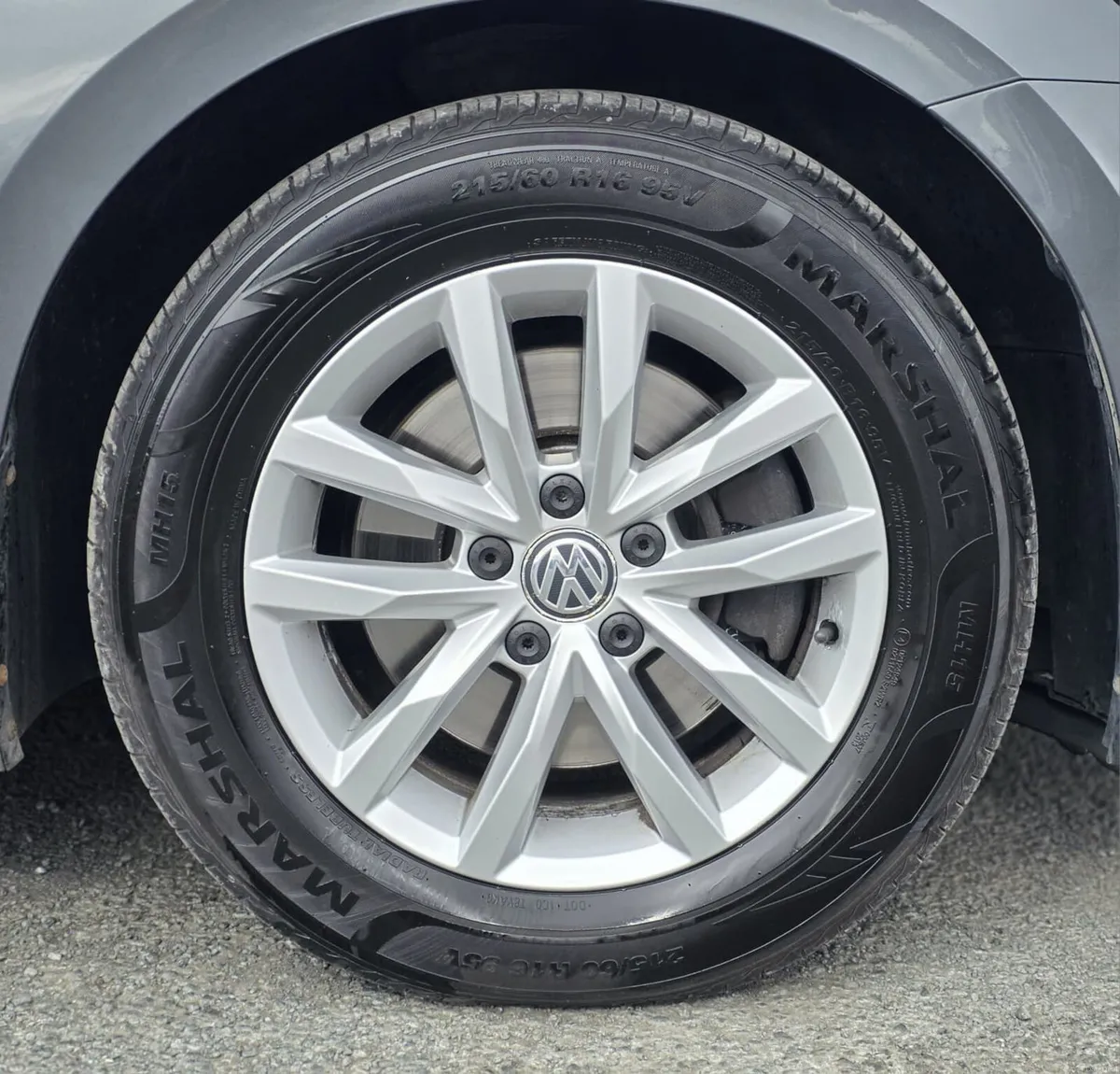 Volkswagen Passat Comfort 1.6 Diesel Auto (151) - Image 6