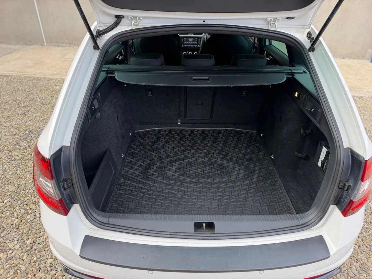 2018 Skoda Octavia Estate VRS - Image 6