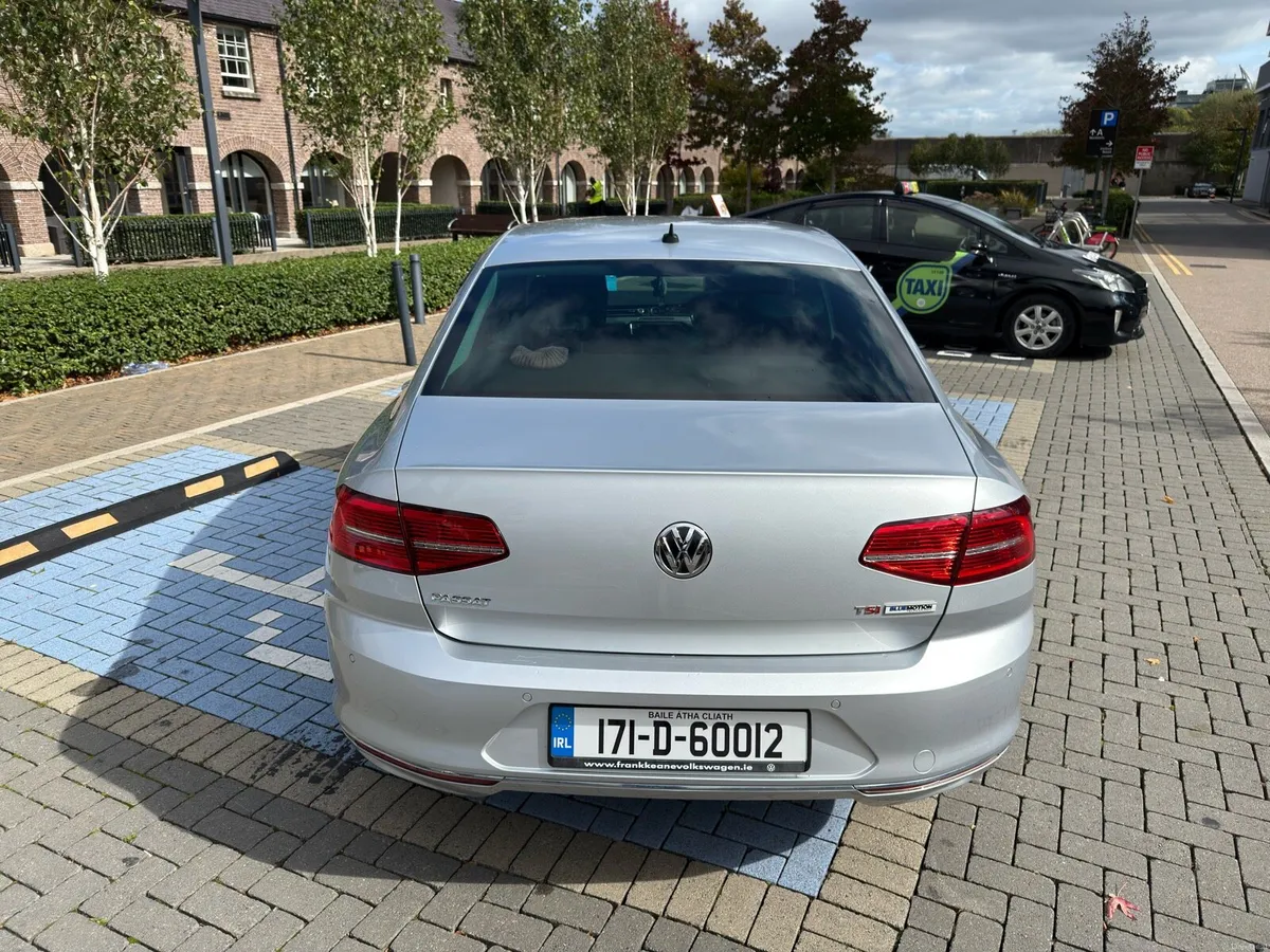 Car - Image 3