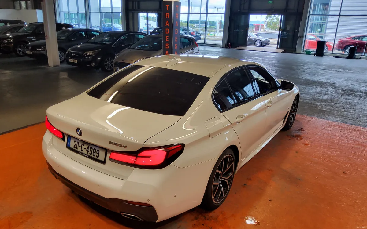 BMW 5-Series 2021 - Image 2