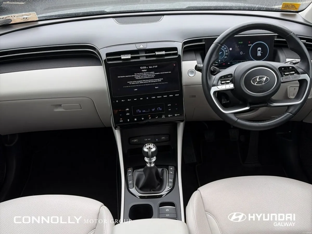 Hyundai Tucson 2WD Executive Plus w 2 Tone Roof 4. - Image 4