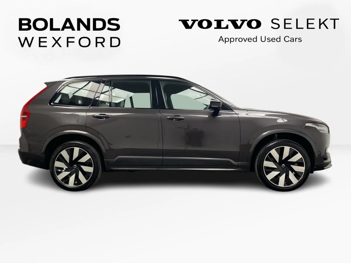 Volvo XC90 T8 PHEV 455hp Plus (Dark Theme) - Image 4