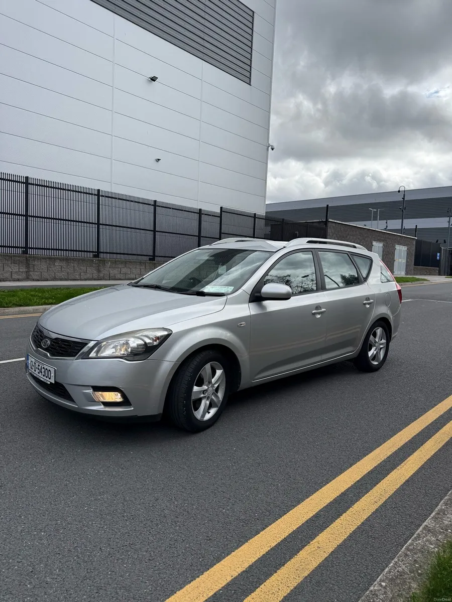 Kia Ceed 12 Nct and Tax fully serviced - Image 3