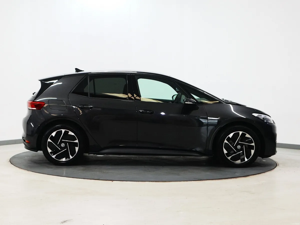 *34* 2023 Volkswagen ID.3 pro life - Image 2
