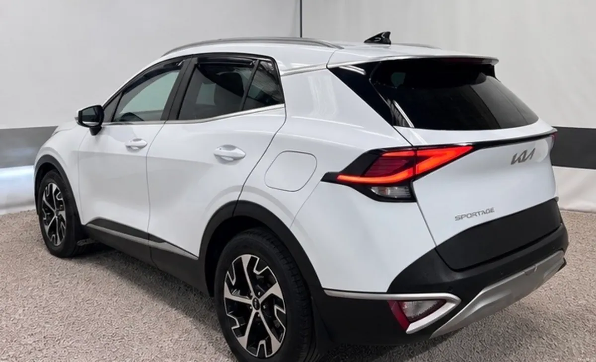 2023 Kia Sportage - Image 2