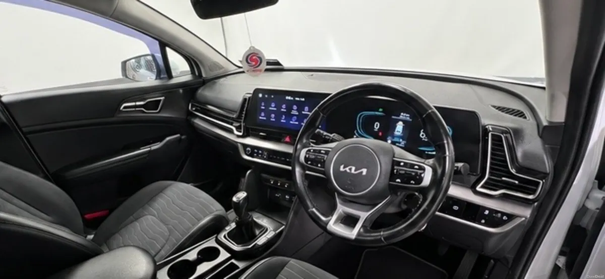2023 Kia Sportage - Image 4