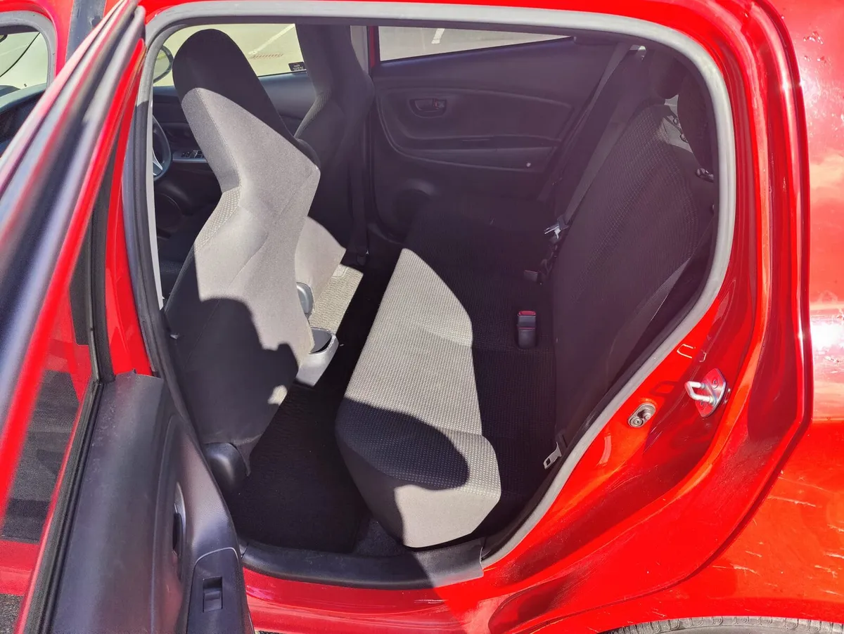 Toyota vitz - Image 3