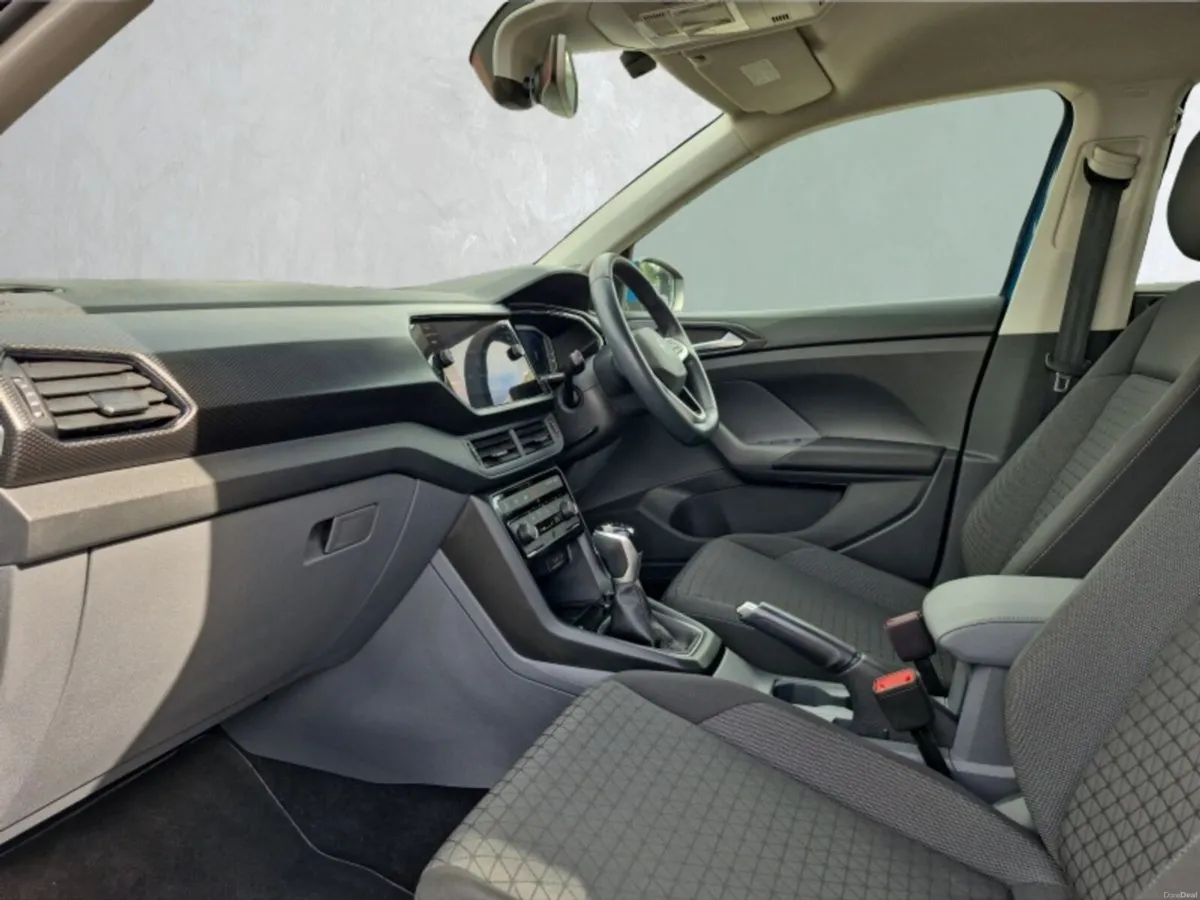 Volkswagen T-Cross ** FIRST EDITION ** AUTO ** TRI - Image 6