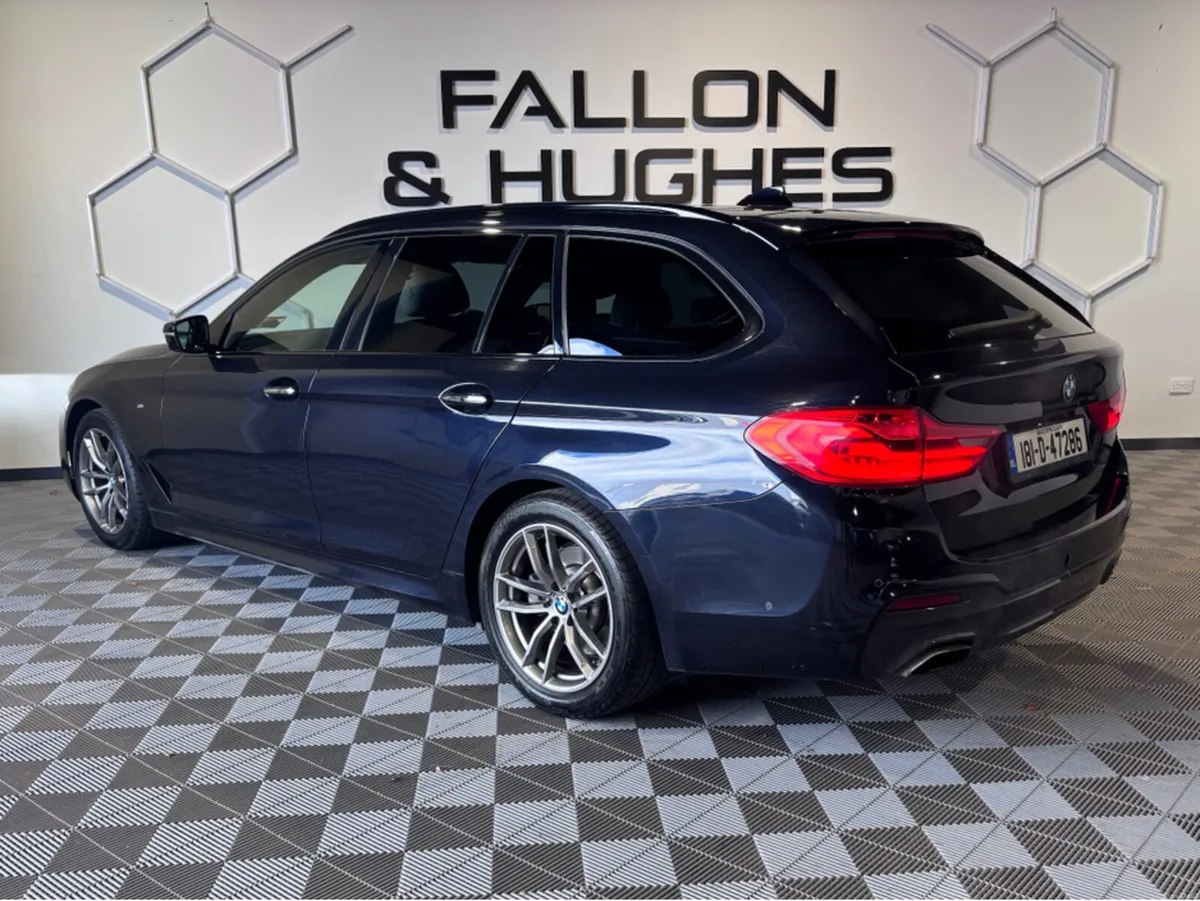 BMW 5 SERIES 520i M SPORT ESTATE AUTO // PETROL - Image 3