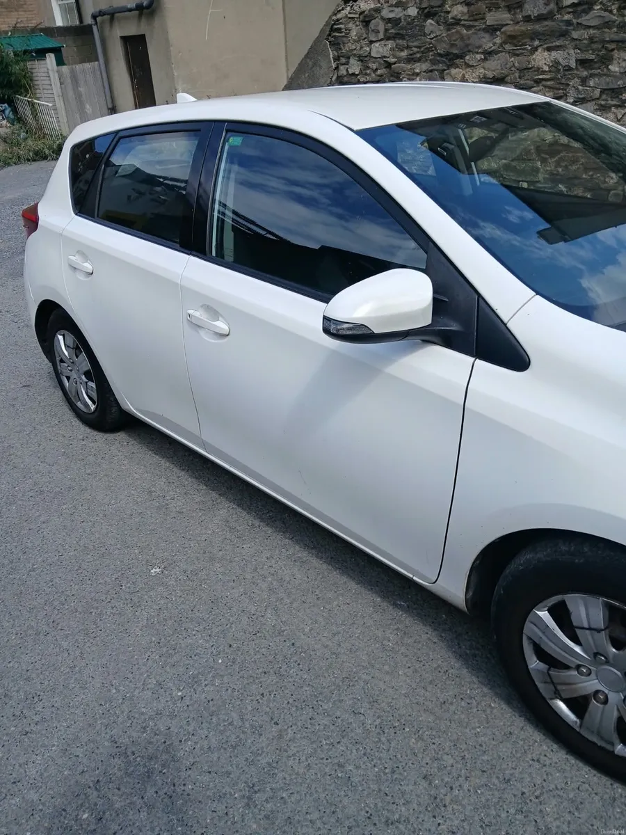 Toyota Auris 2016 Car/Van - Image 2