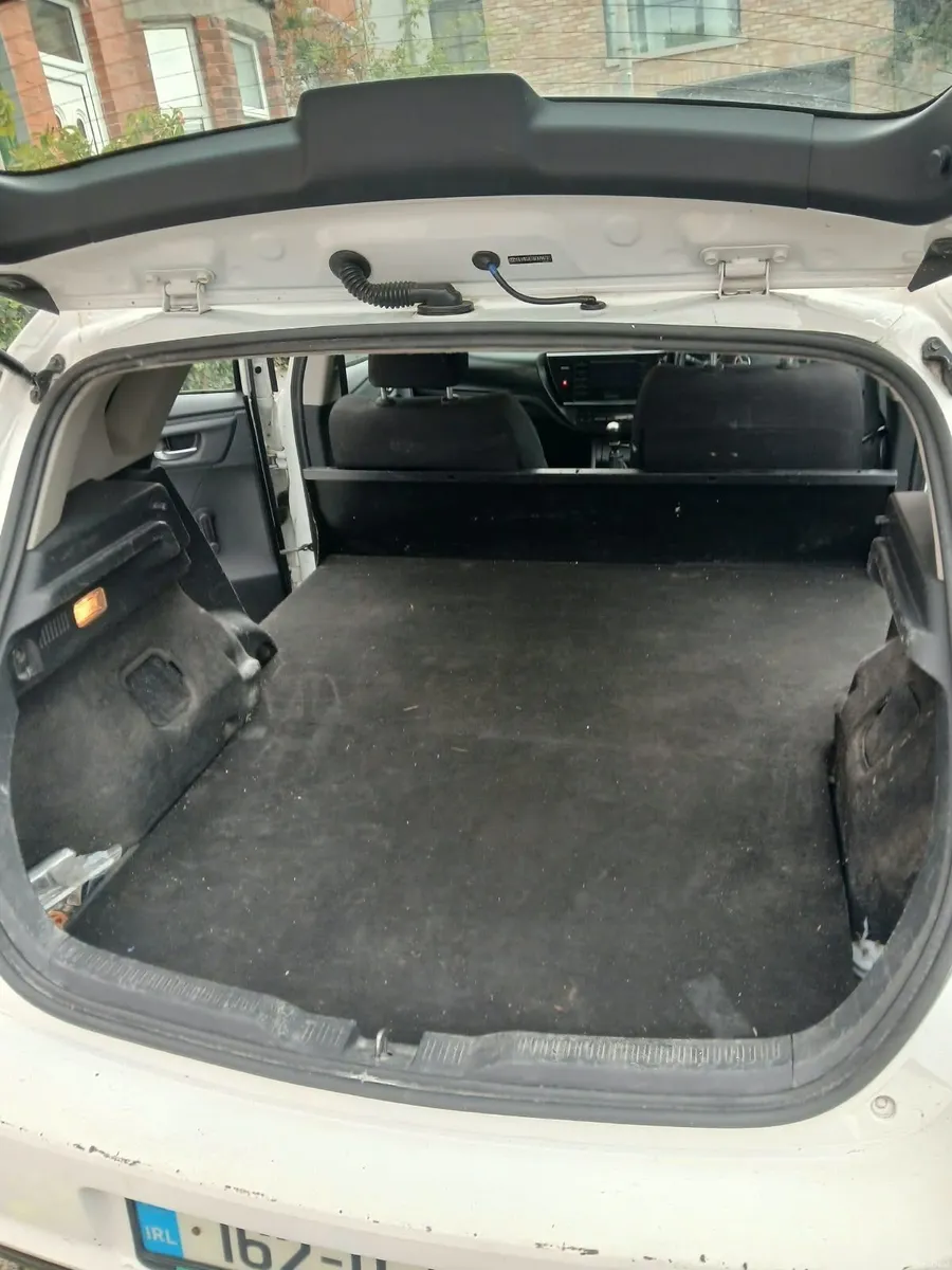 Toyota Auris 2016 Car/Van - Image 5