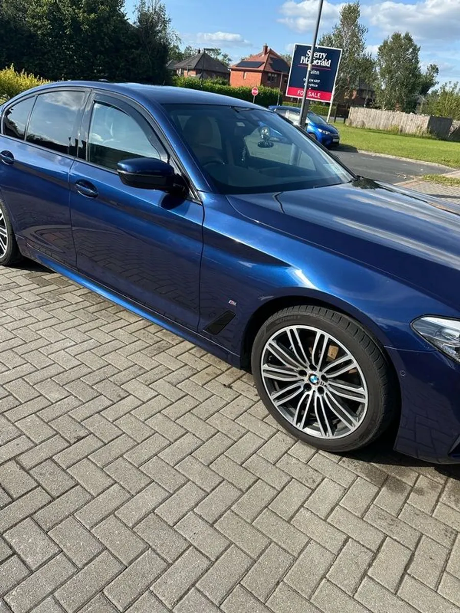 2019 Bmw 5-series - Image 1